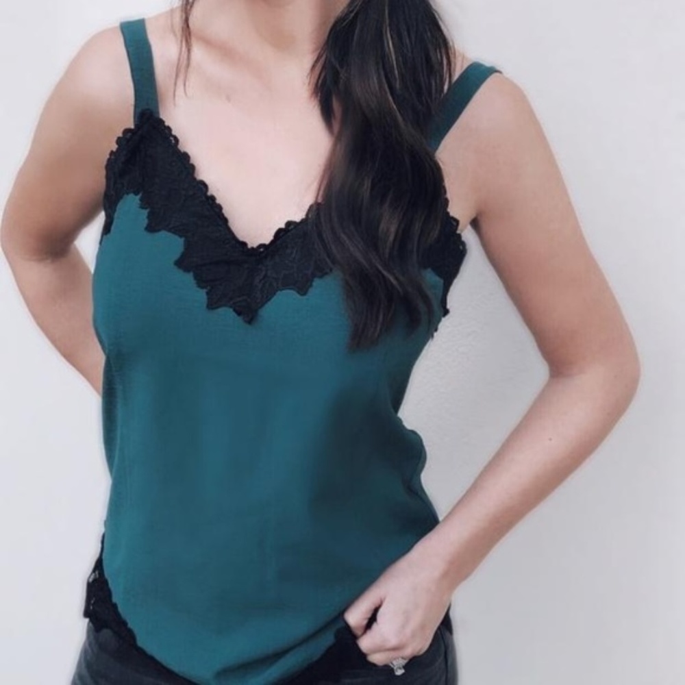 NWT-Smell the Roses Kaylee Lace Trim Cami-Emerald